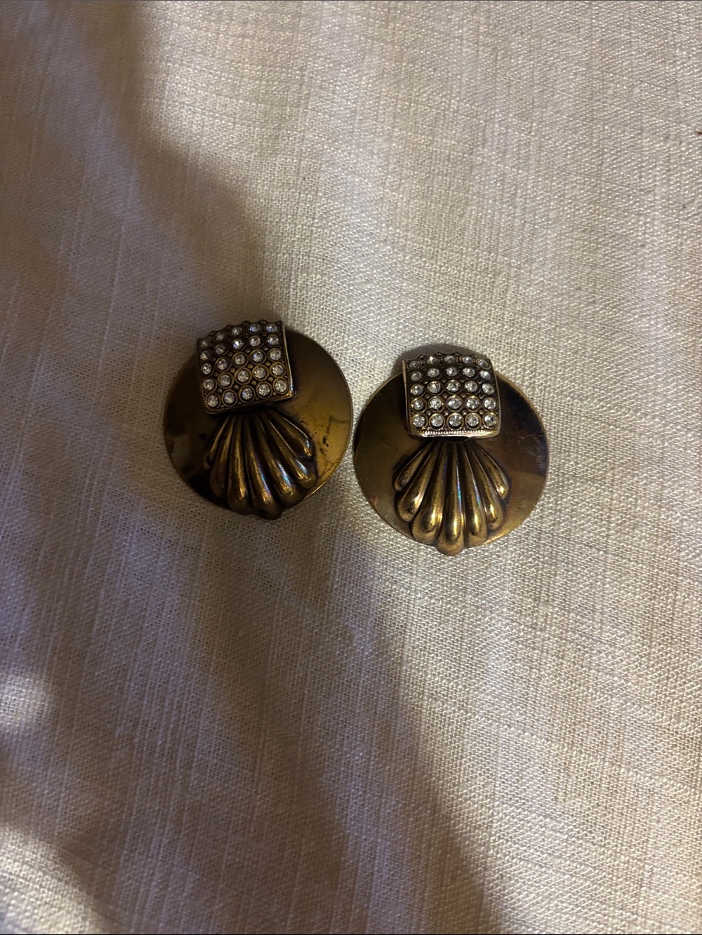 Ermani bulatti clip on vintage earrings